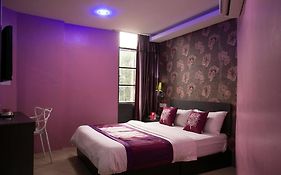 Oyo 176 Hotel Q Inn