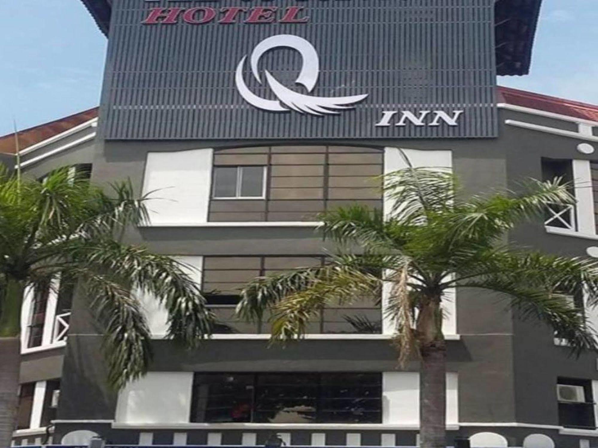 Oyo 176 Hotel Q Inn Petaling Jaya Exterior foto